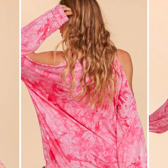 WOMEN'S FUCHSIA TIE DYE COLD SHOULDER OVERSIZED TOP - Picture 2 of 2